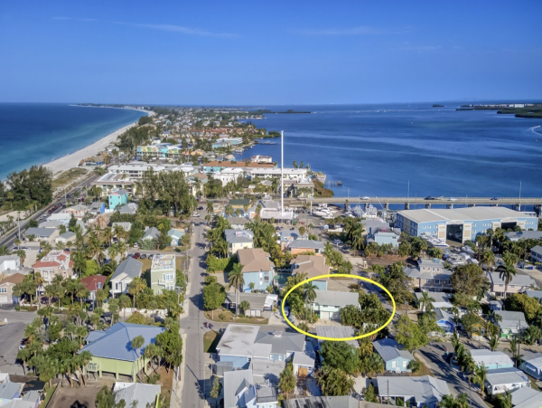 Bradenton Beach Four Bedroom Vacation Home with Pool & Spa